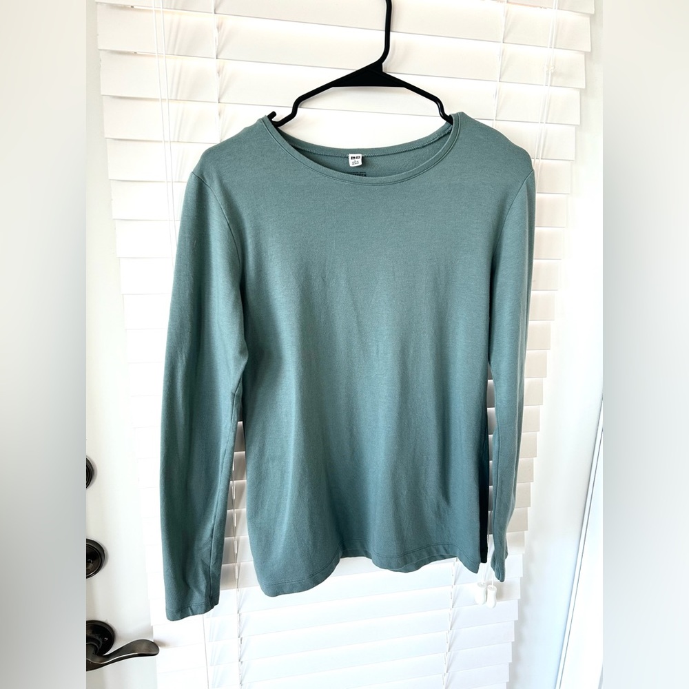 Womens Uniqlo heattech long sleeve top